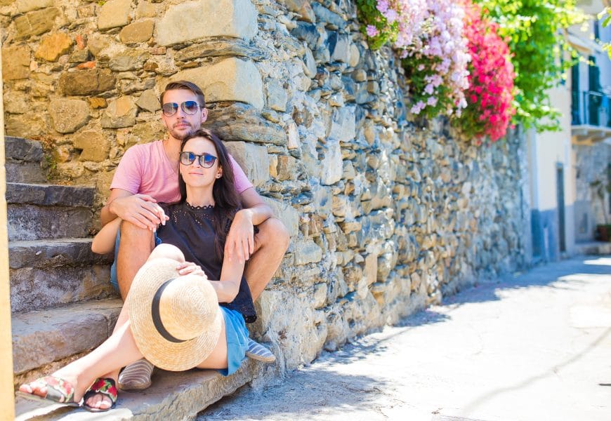 Couple découvrant le Gard avant de s’y installer