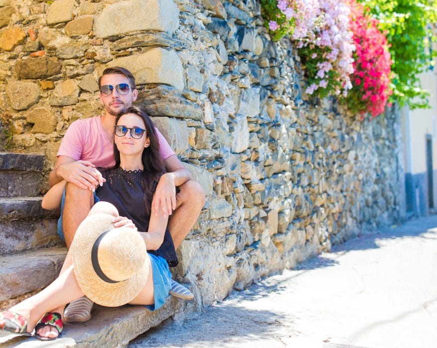 Couple découvrant le Gard avant de s’y installer