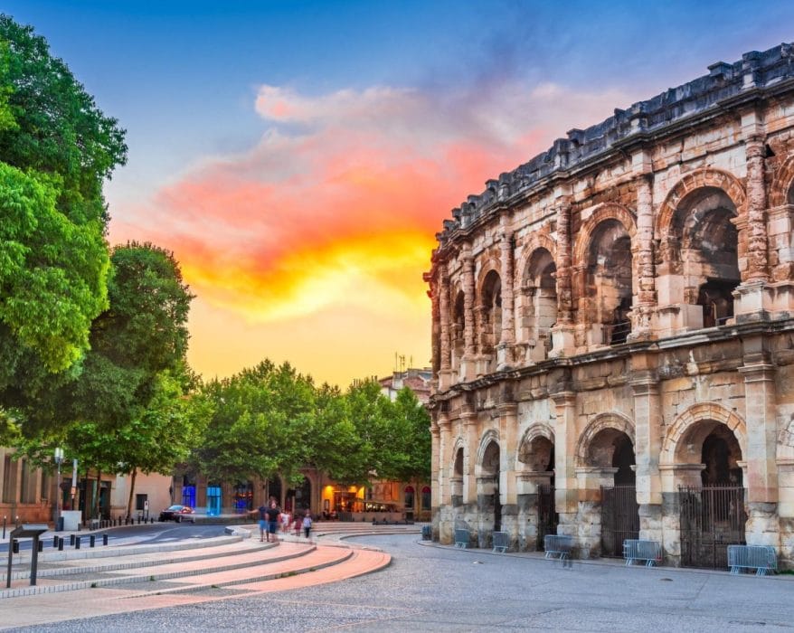 Vue urbaine de Nîmes et de ses quartiers résidentiels