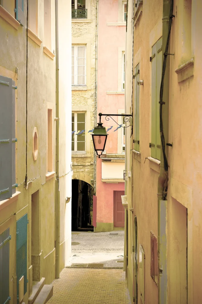 Location longue durée, meublée ou saisonnière : quelle stratégie choisir dans le Gard ? Appartement destiné à un investissement locatif dans le Gard