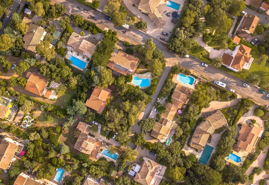 Maisons et immeubles résidentiels dans le Gard