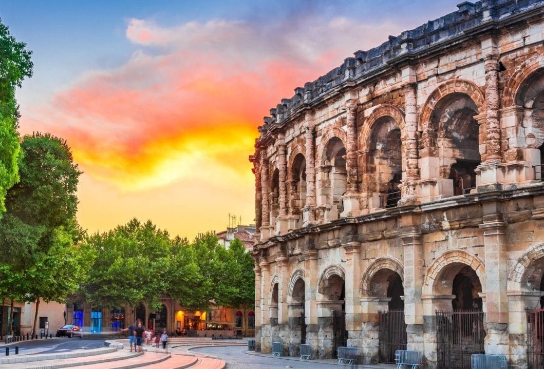 Vue urbaine de Nîmes et de ses quartiers résidentiels